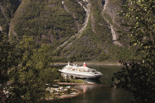 black-watch-is-the-heart-of-norwegian-fjordland