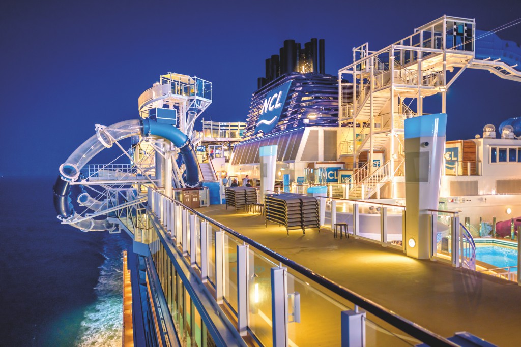 sm_ncl_bliss_slides_night